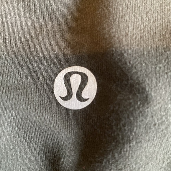 Lululemon SunSalutation Fold Down Waistband. Relaxed Fit. 7/8 Ruched Legs. Sz. 2 - Picture 7 of 16